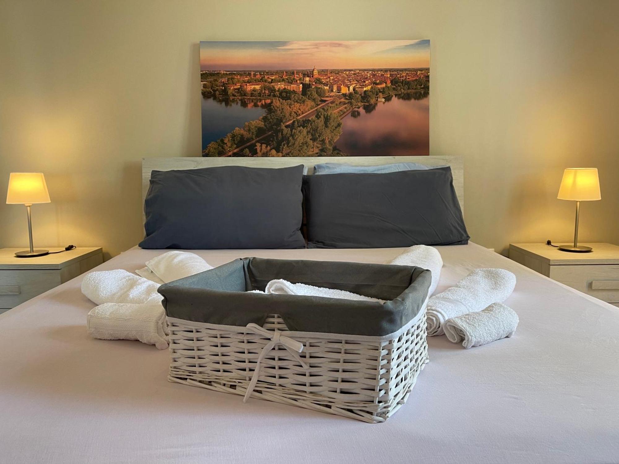 Lotus Home Eleganza E Accoglienza A Mantova Eksteriør billede